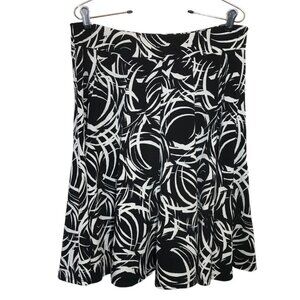 Lily Women's Pull-On Flared Print Skirt in Black / White  - Size Medium